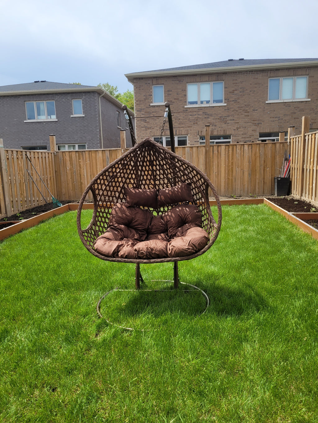 ARDYNAMIC AMARA DOUBLE EGG SWING CHAIR LIGHT BROWN