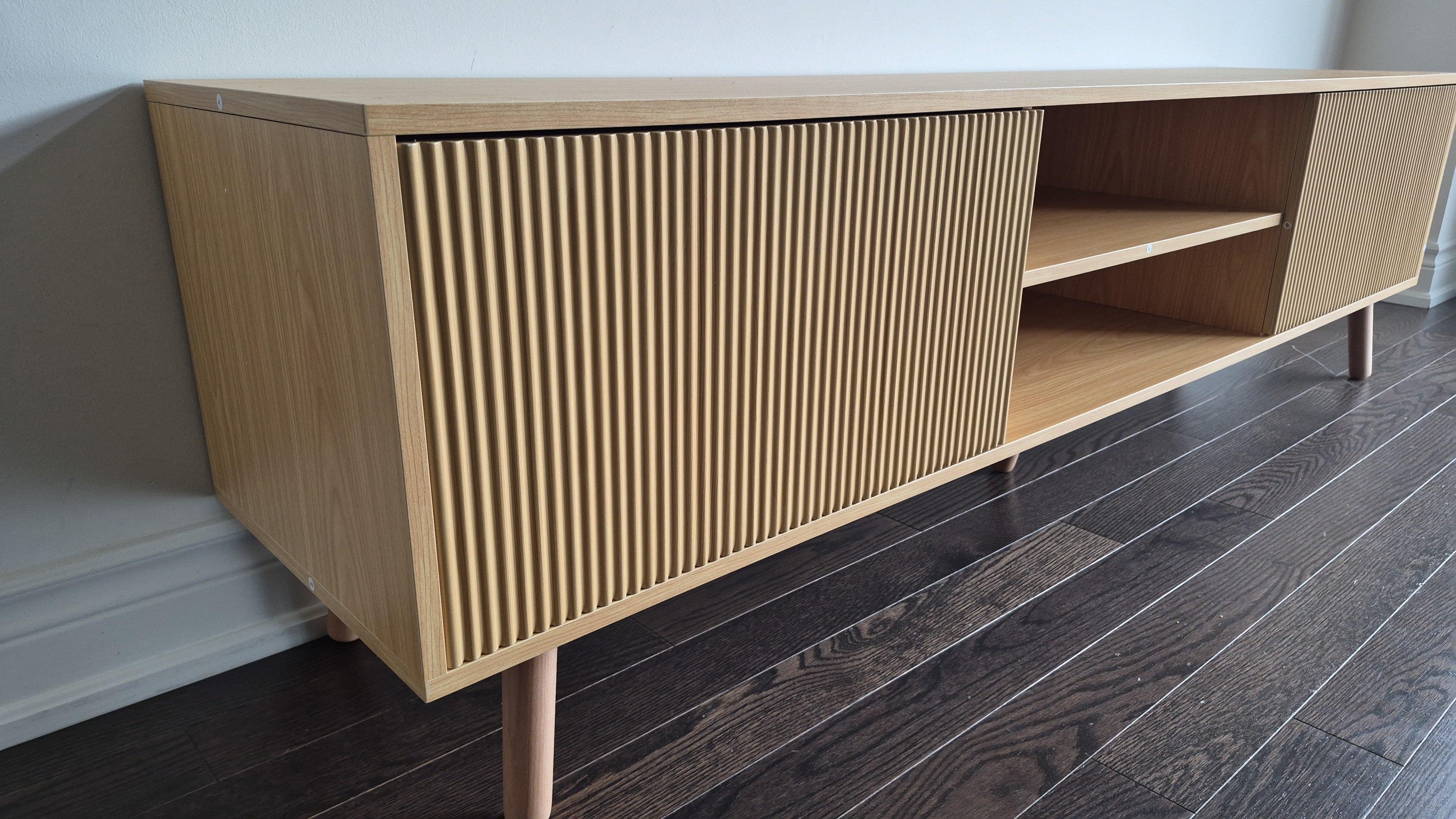 Fluted 70" TV Stand — Natural Oak