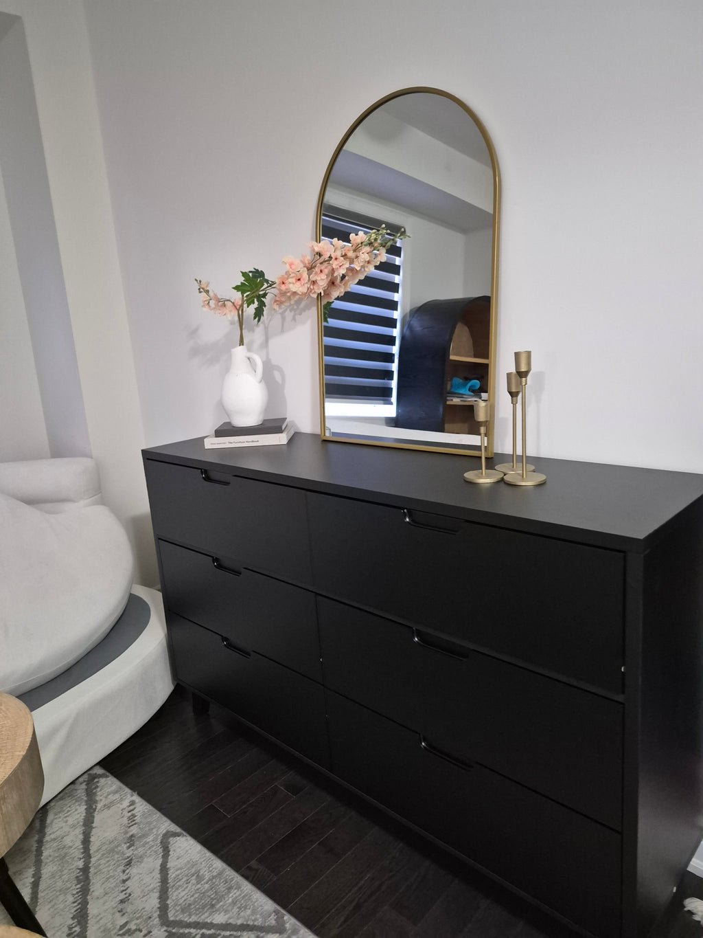 The Noon Dresser