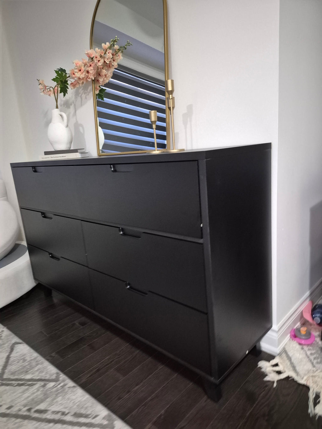 The Noon Dresser