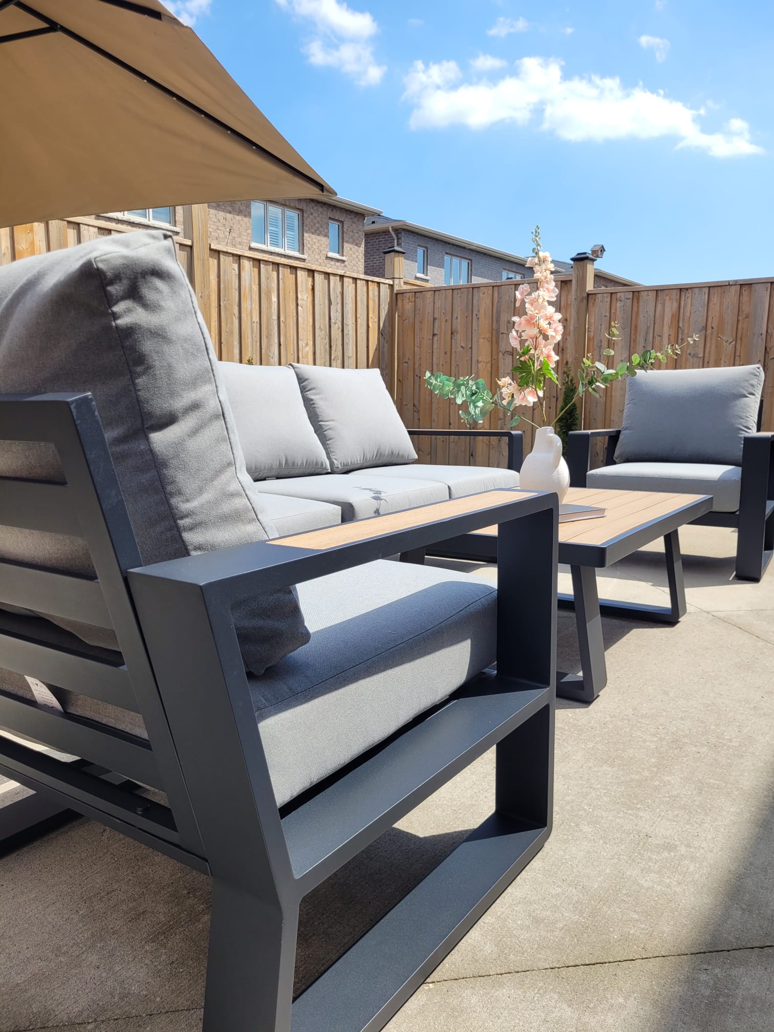 KJARLIGHET  Modern 5-Seater Aluminum Patio Set with Polywood Coffee Table